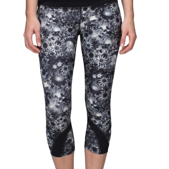 Lululemon Run: Inspire Crop II Luxtreme Flowabunga - Picture 1 of 4